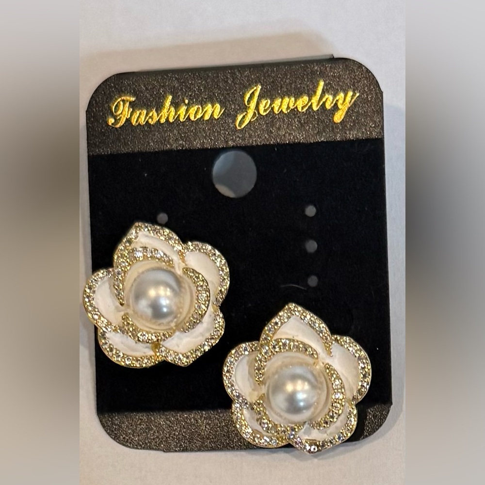 EMILIA Gold and White Floral Earrings about 1.5cm in all sides . New with box